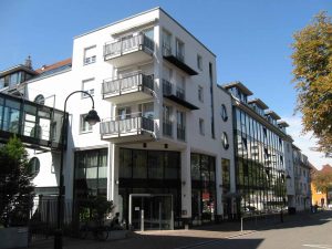 Im Haus Münsterblick bieten wir Servicewohnen mit Komfort und Sicherheit. Mit unseren Leistungen bleiben Sie auch im Alter selbstständig und genießen das Leben in zentraler und doch ruhiger Lage.