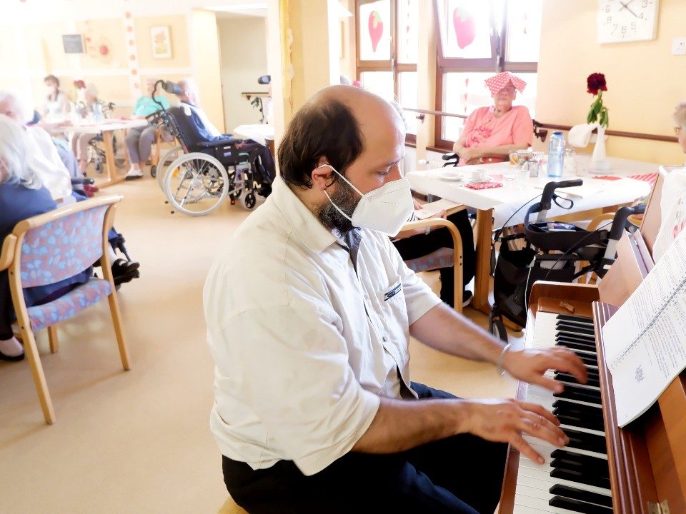 Pianist im Haus Schlossberg